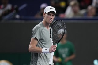 Jannik Sinner a remporté le 17e titre de sa carrière à Shanghai. KEYSTONE/AP/Andy Wong